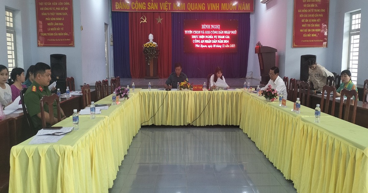 Hội đồng nghĩa vụ quân sự phường Vĩnh Nguơn tổ chức bình nghị tuyển chọn và gọi công dân nhập ngũ năm 2024 